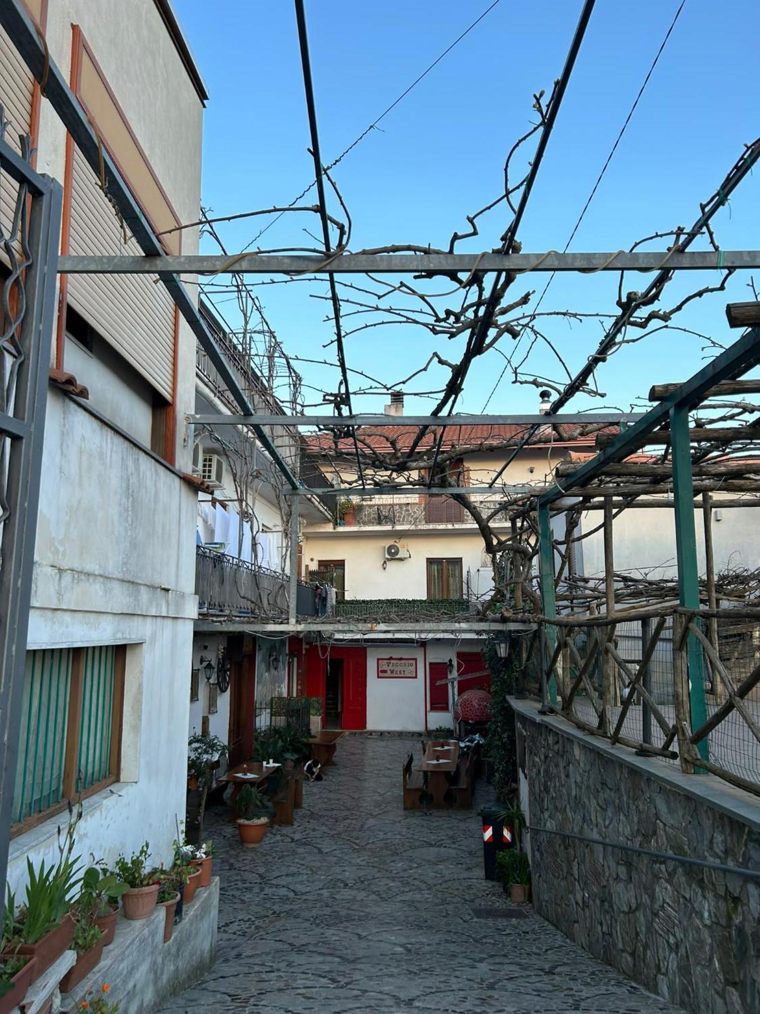 阿杰罗拉Vecchio West住宿加早餐旅馆 外观 照片